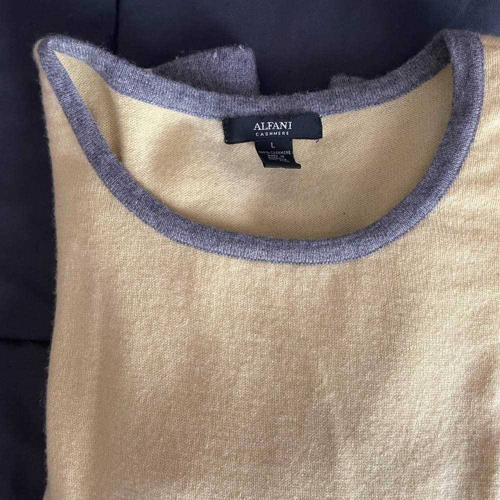 Alfani 100% Cashmere Cream and Gray Crew Neck Sweater
